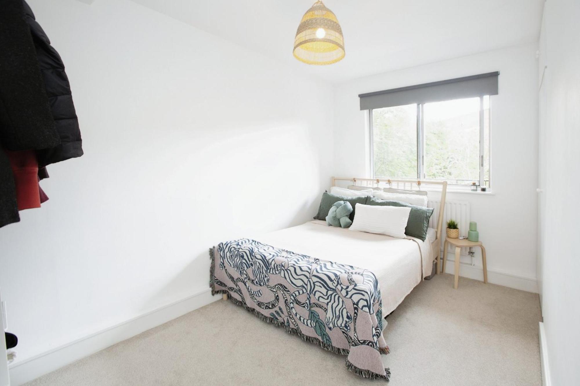 Bright And Spacious Flat Near Victoria Park Apartment *
