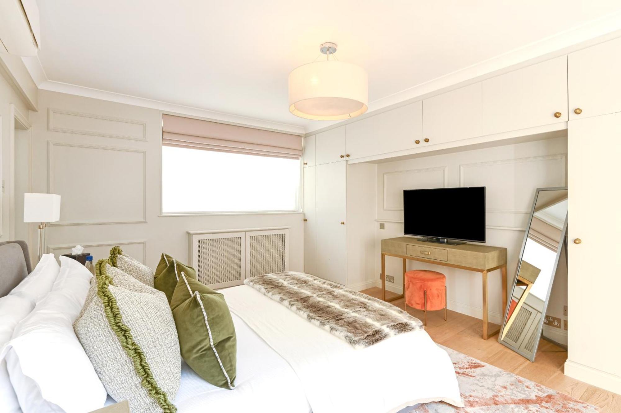 Aparthotel Buckingham & Lloyds 5*
