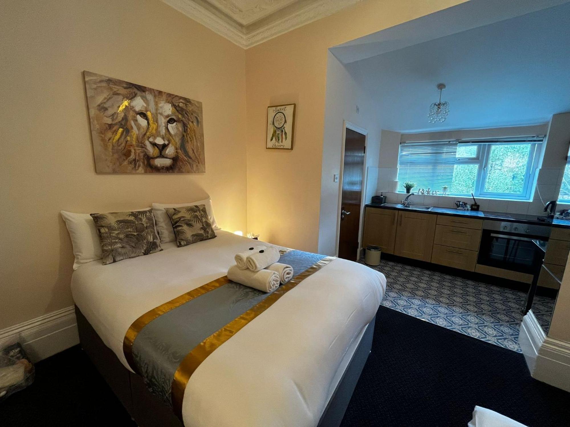 Hotel United London