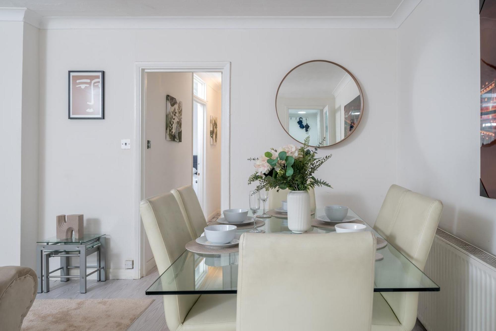 Cosy 2 Bedroom Chelsea With Private Terrace London