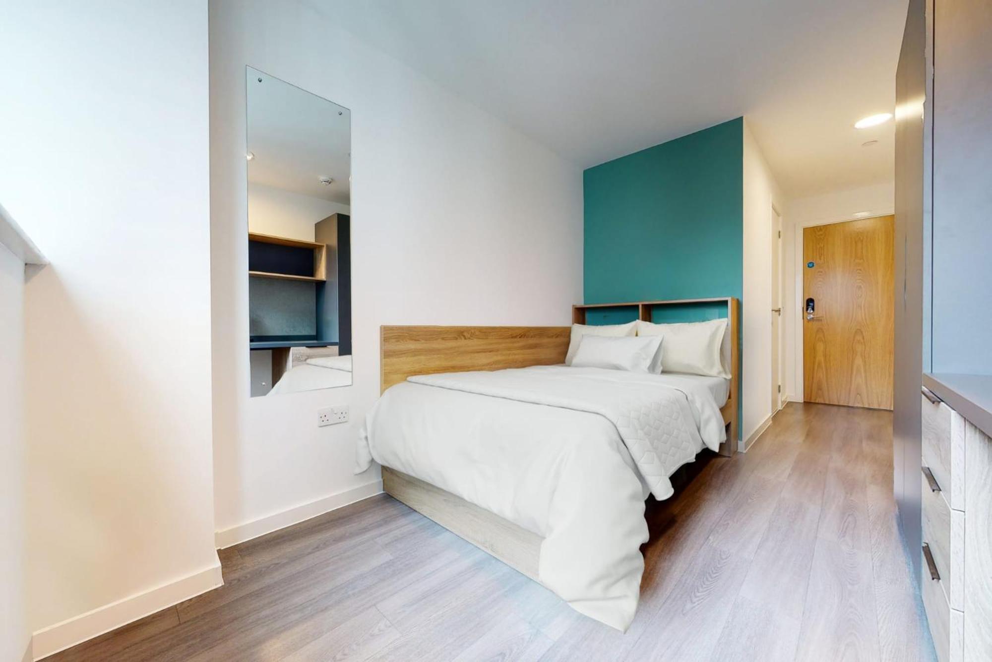 Private Bedrooms With Shared Kitchen, And At Canvas Wembley In Apartment *