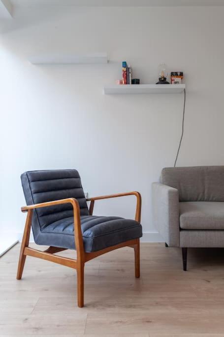 Apartment Chic & Spacious 2-bed 2-bath In Seven Sisters *