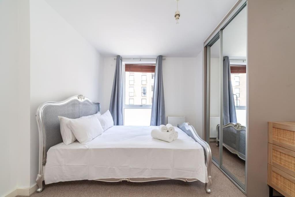 Apartment Chic & Spacious 2-bed 2-bath In Seven Sisters London