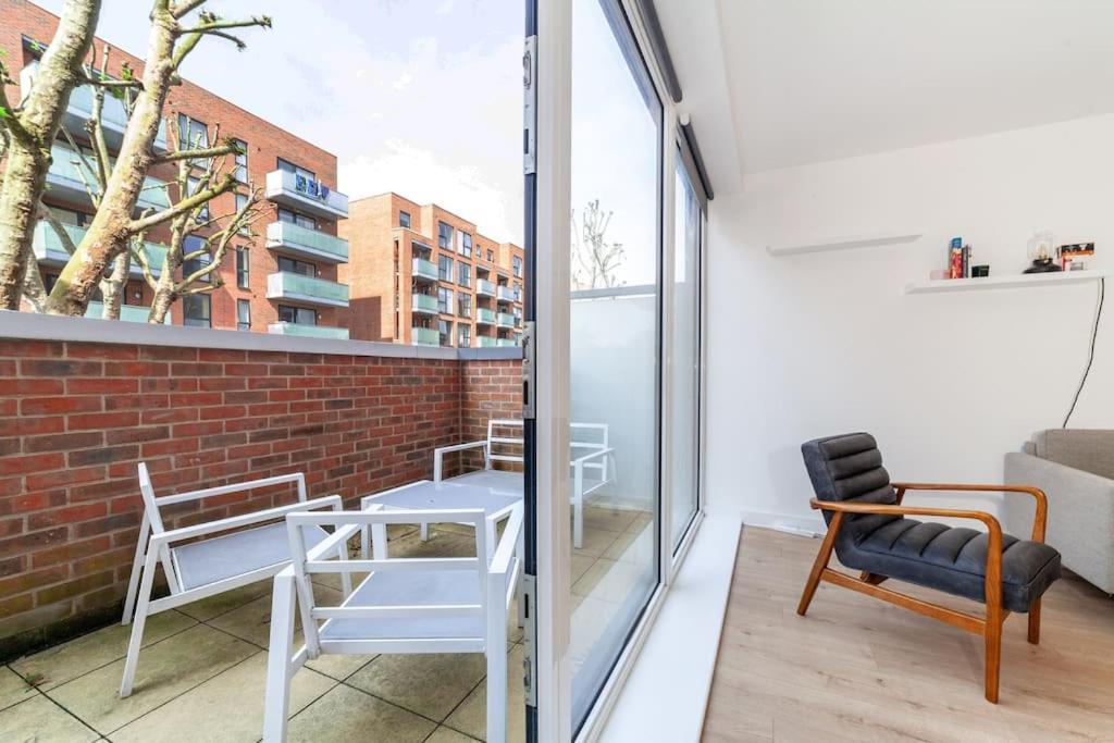 Apartment Chic & Spacious 2-bed 2-bath In Seven Sisters London