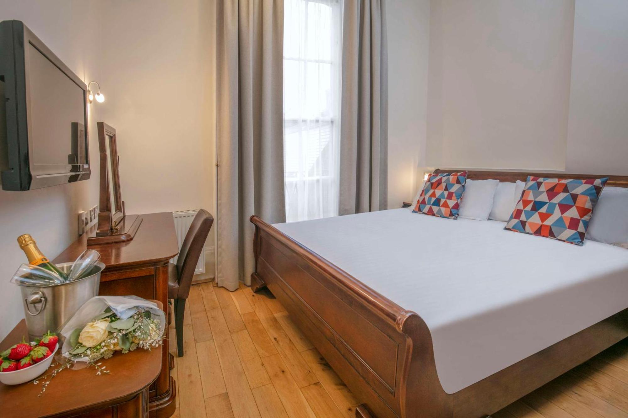 Hotel Queensway Hotel, Sure Collection By Western London