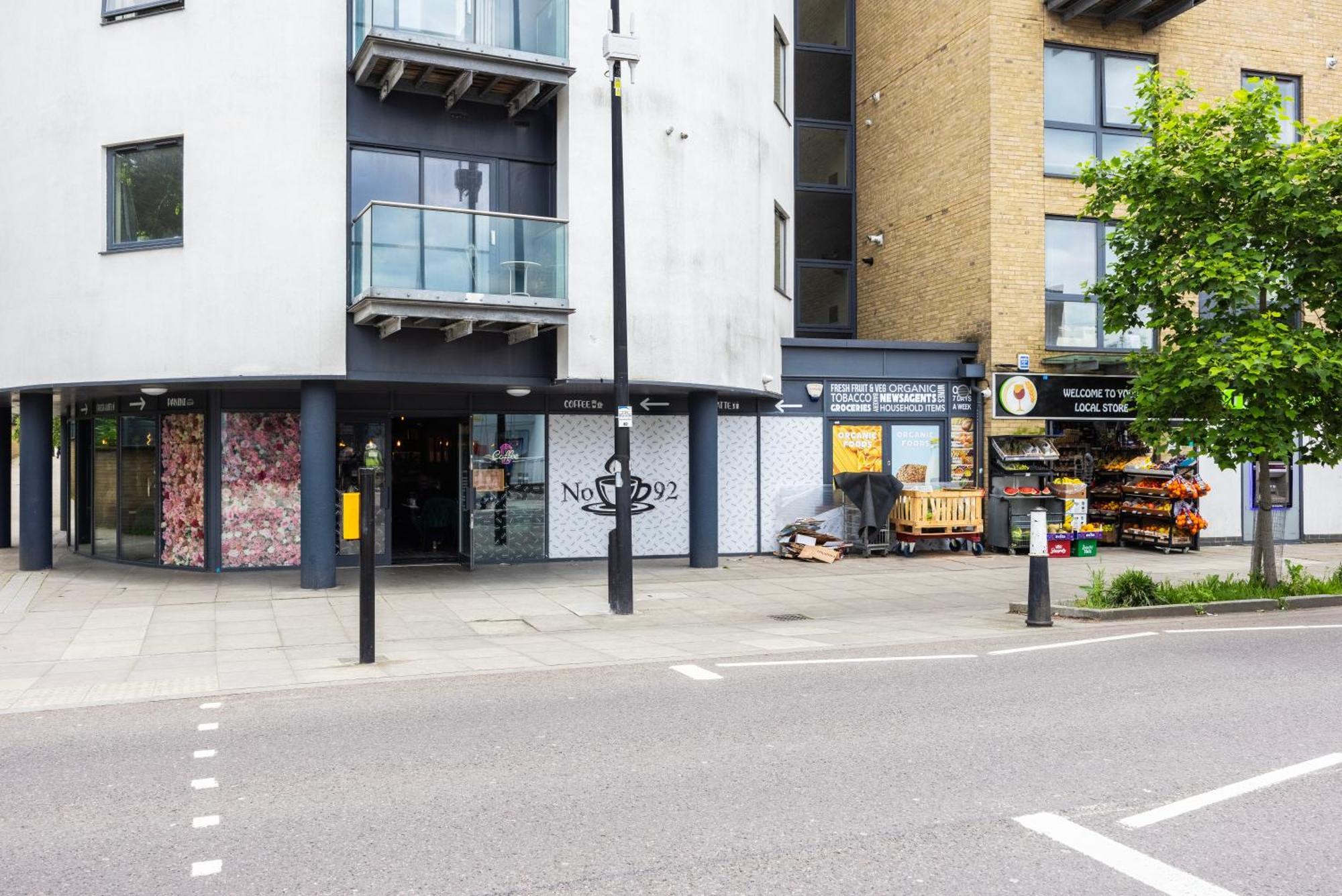 Holiday home Stylish 2 Bedroom With Garden Free Parking Smart Tvs Close To Thames Riverside And Canary Wharf London