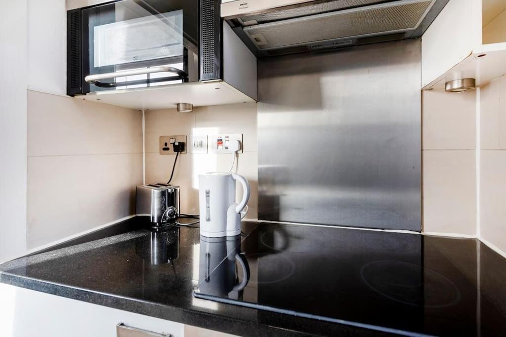 With Huge Balcony Near Oxford St - Marble Arch - Hydepark Apartment *