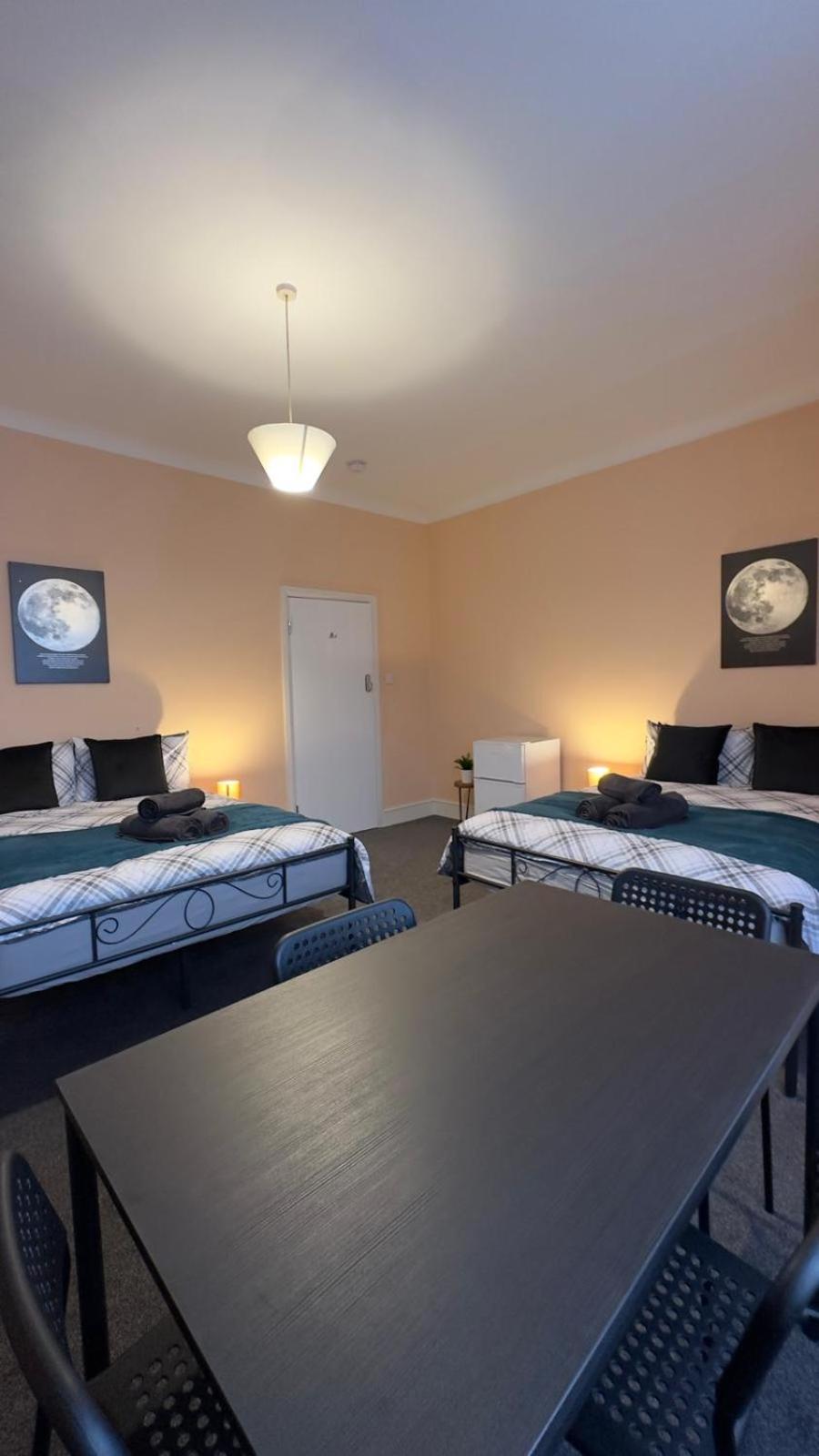 25 Minutes To 35 Guest house *