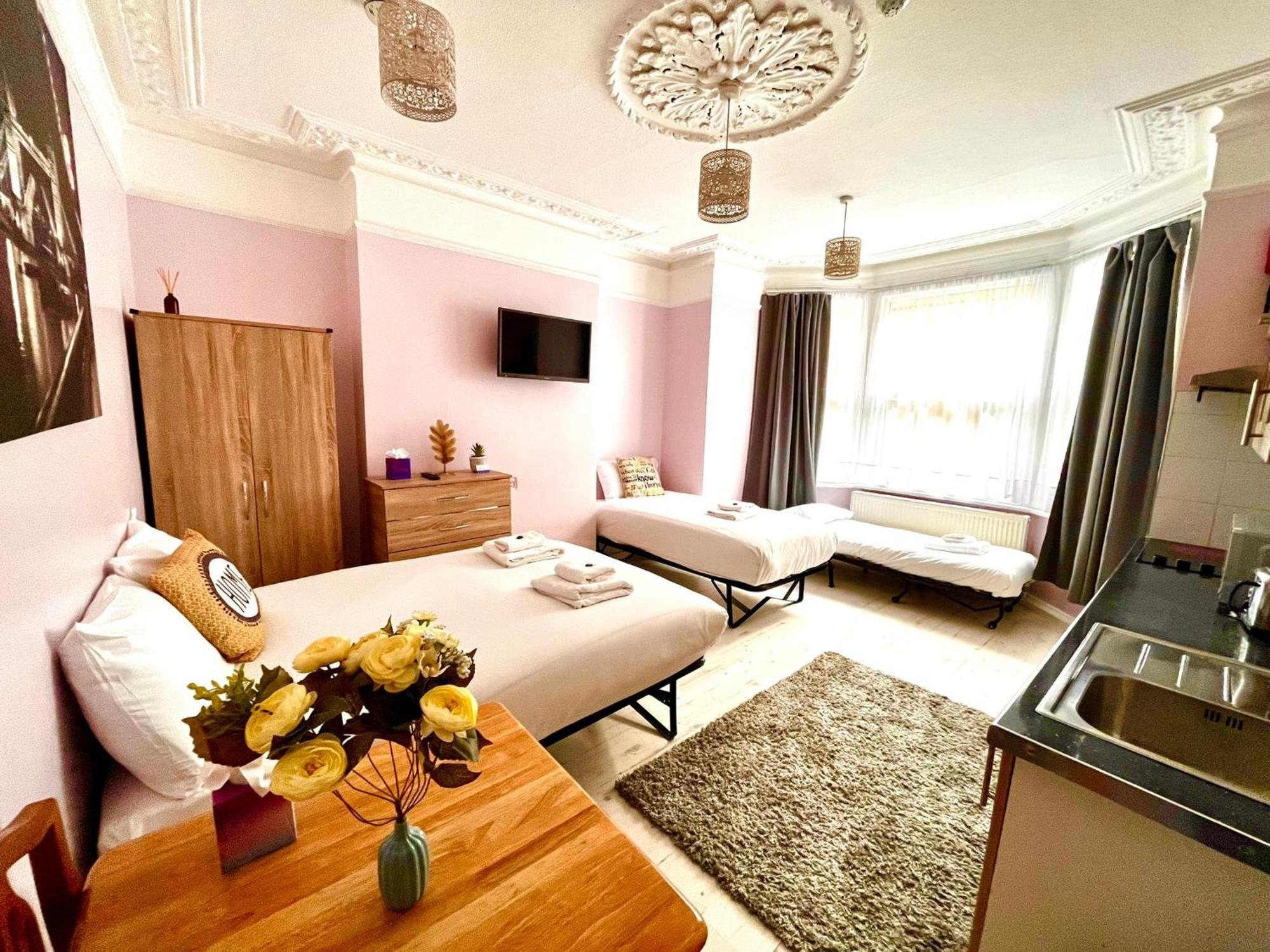 United Hotel *