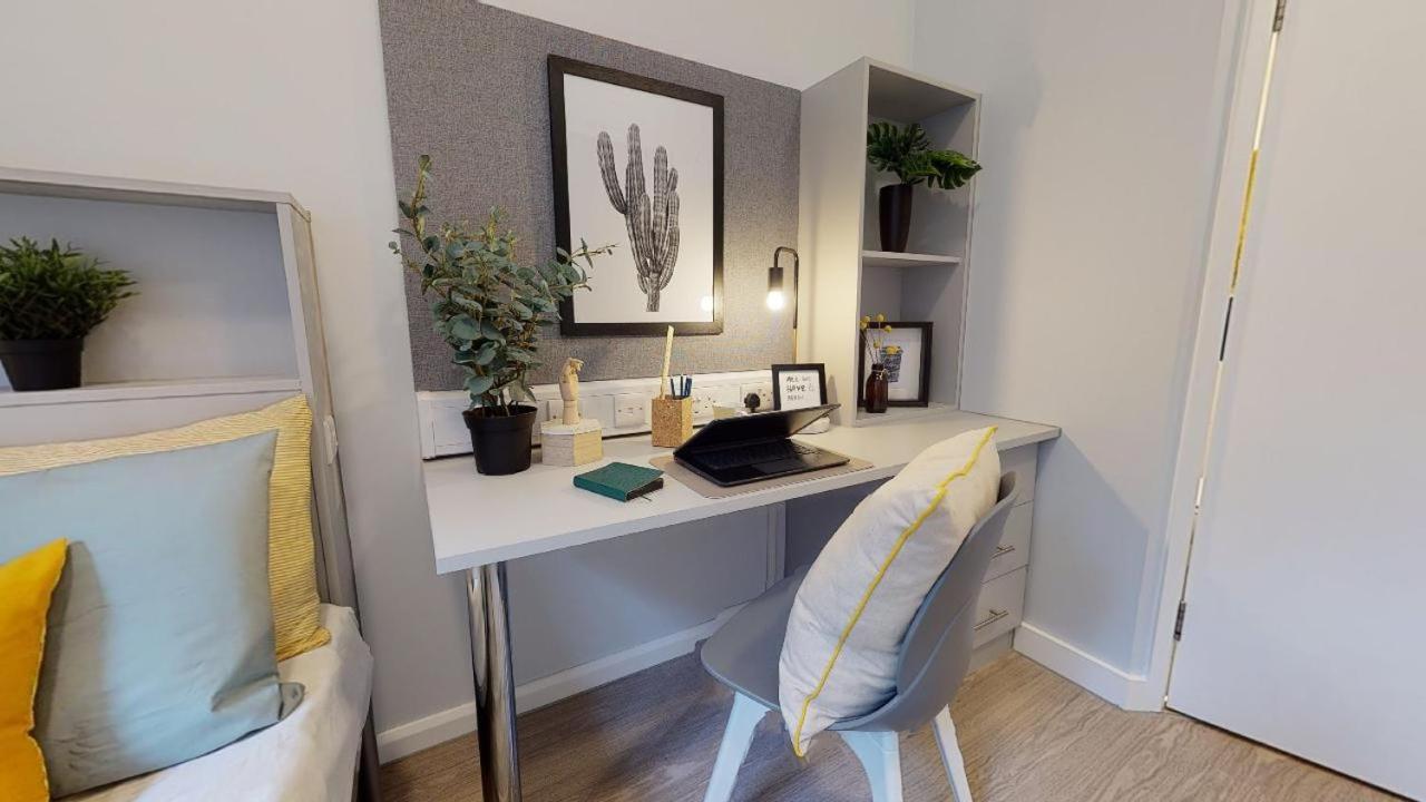 Homestay Student Only Private Ensuite At Will Wyatt Court London