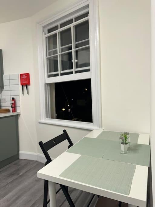 2 • Double Bed In King's Cross *