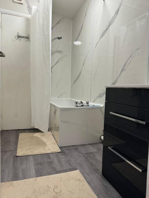 2 • Double Bed In King's Cross *