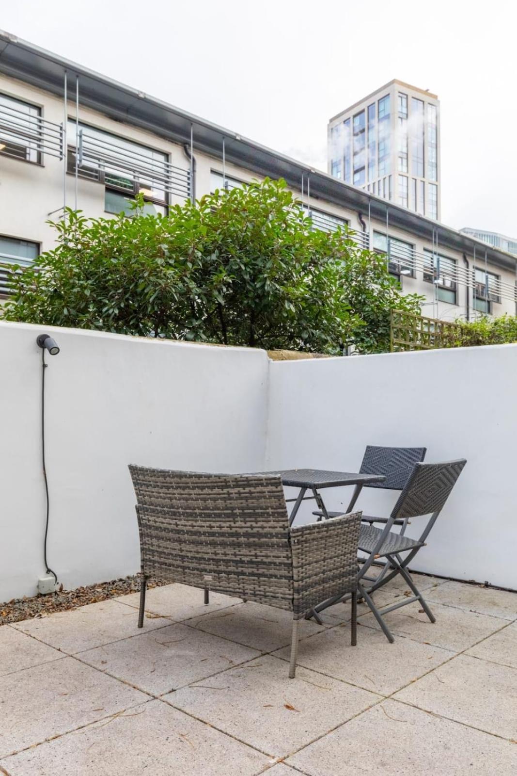 Apartamento Beautifully Presented 2bd Flat Wpatio- Kensington *