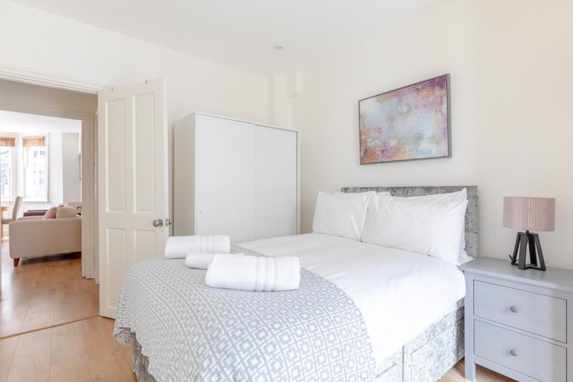 Beautifully Presented 2bd Flat Wpatio- Kensington Apartamento *