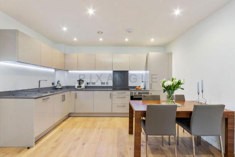 Apartment Beautiful Large 3 Bed 2 Bath Flat In Stratford *