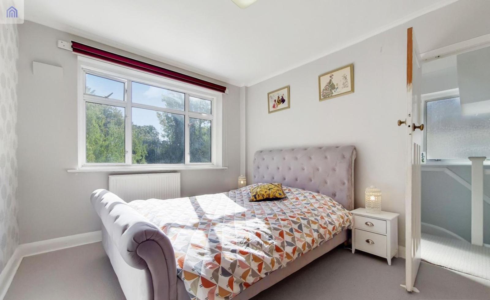 Eejs Charming 3 Bed - With Large Garden Hostel