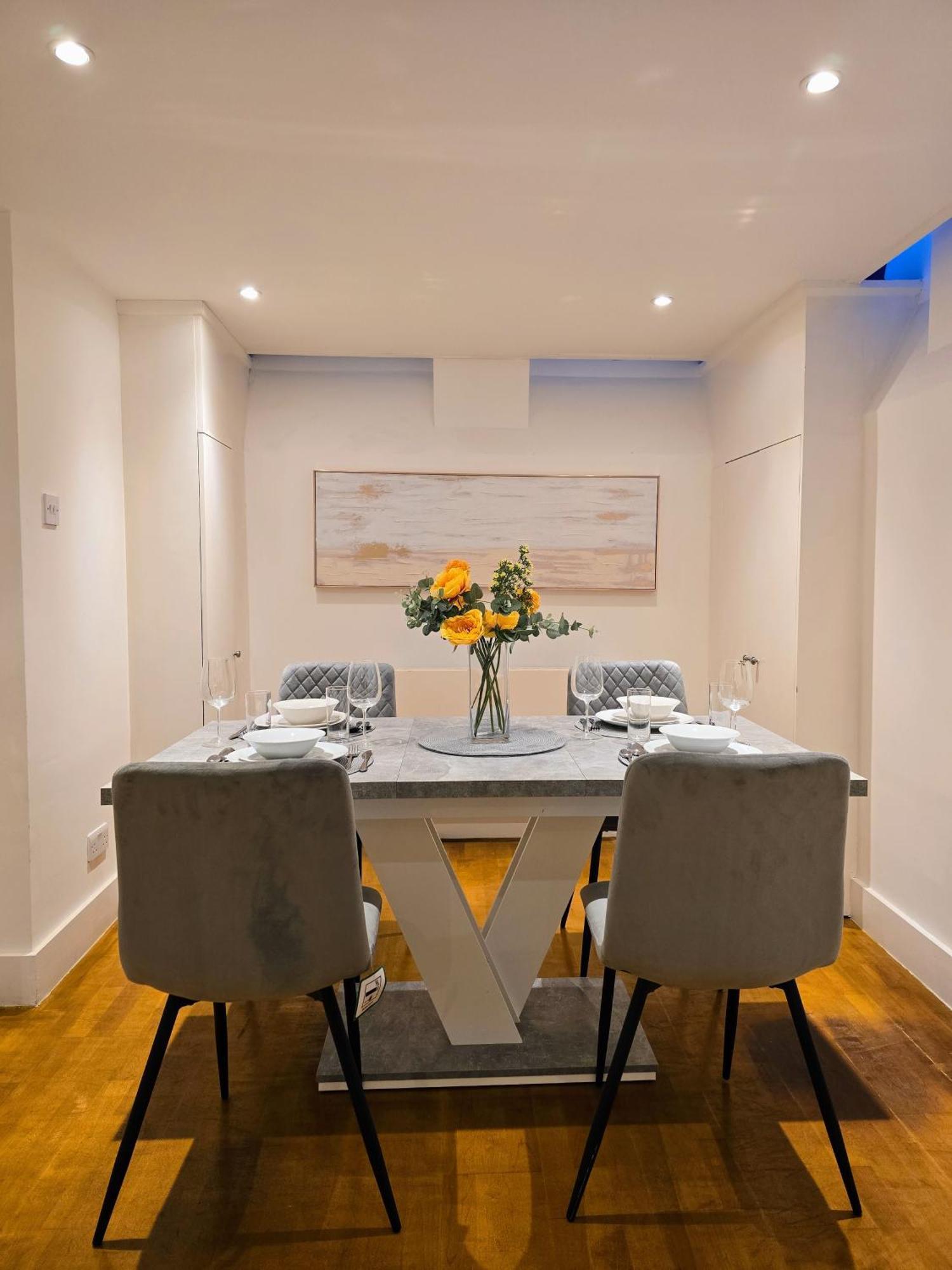 Wonderful House - Westminster * London