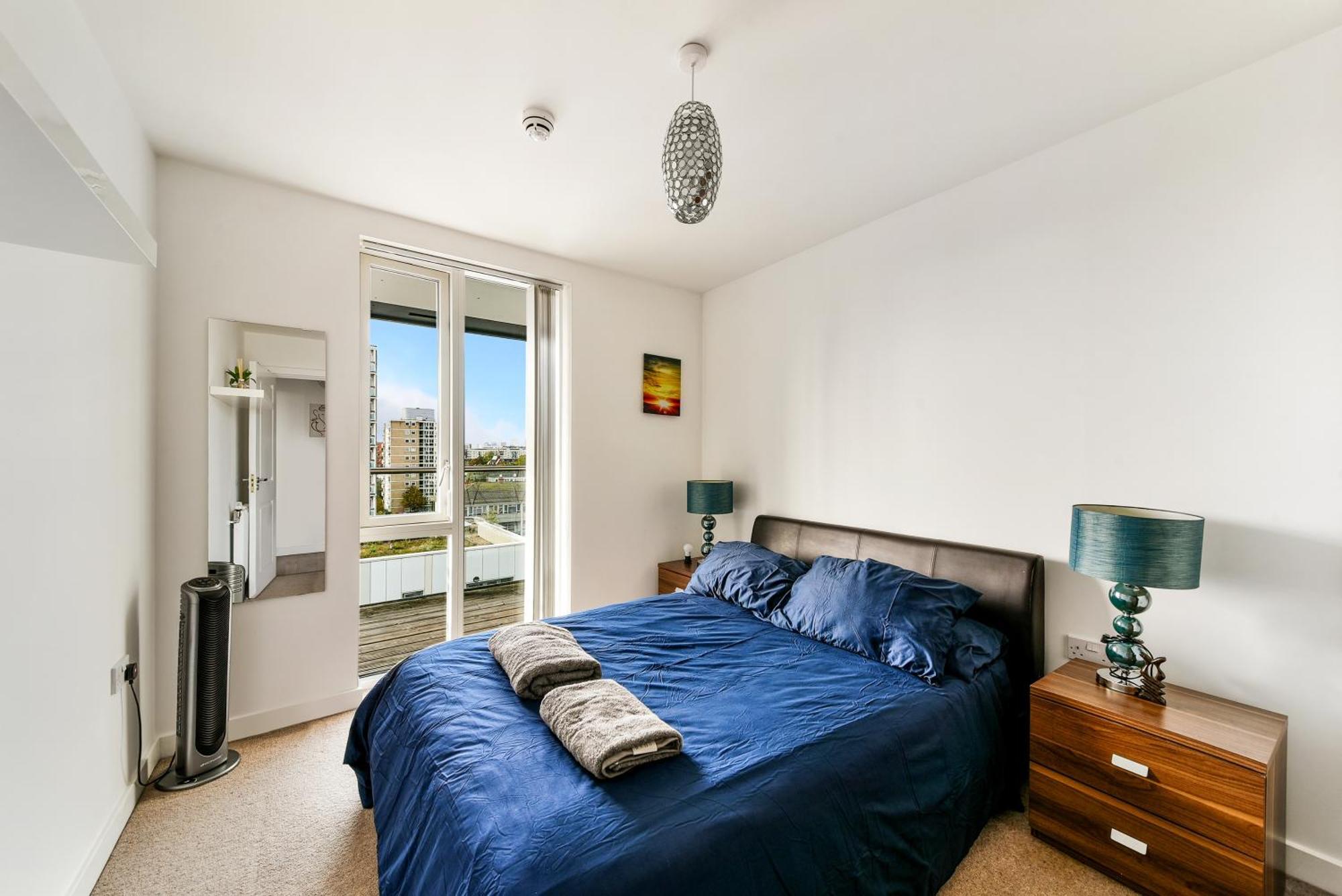 Incredible 2 Bed, 2 Bath Flat In Canary Wharf * Londres