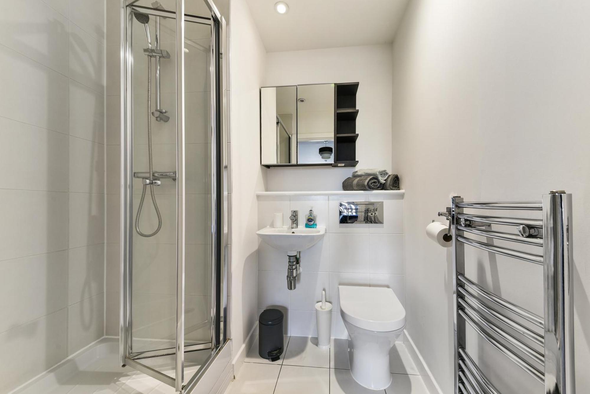 Incredible 2 Bed, 2 Bath Flat In Canary Wharf * Londres