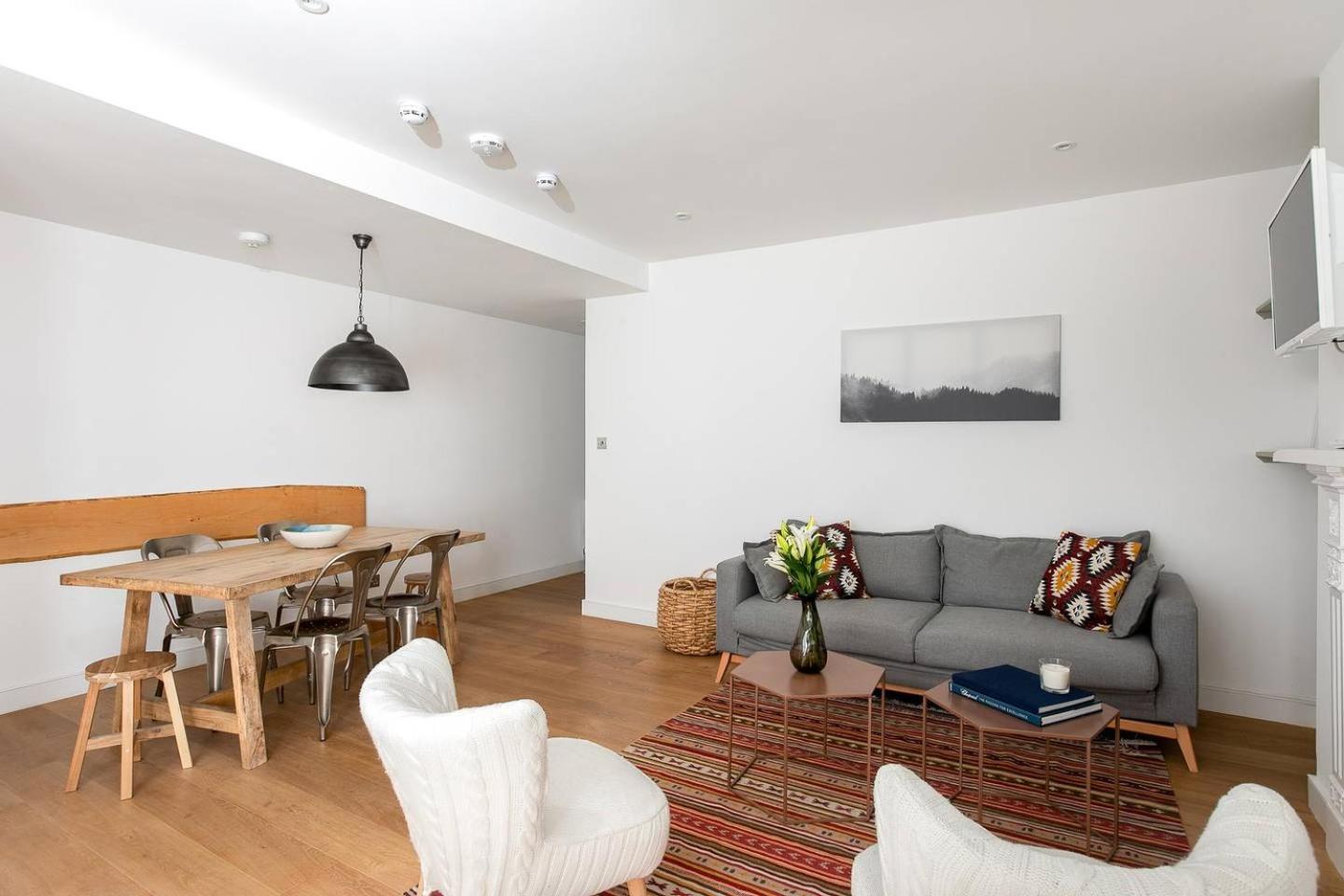 Apartment Stylish 2br In West Kensington , 4 Guests