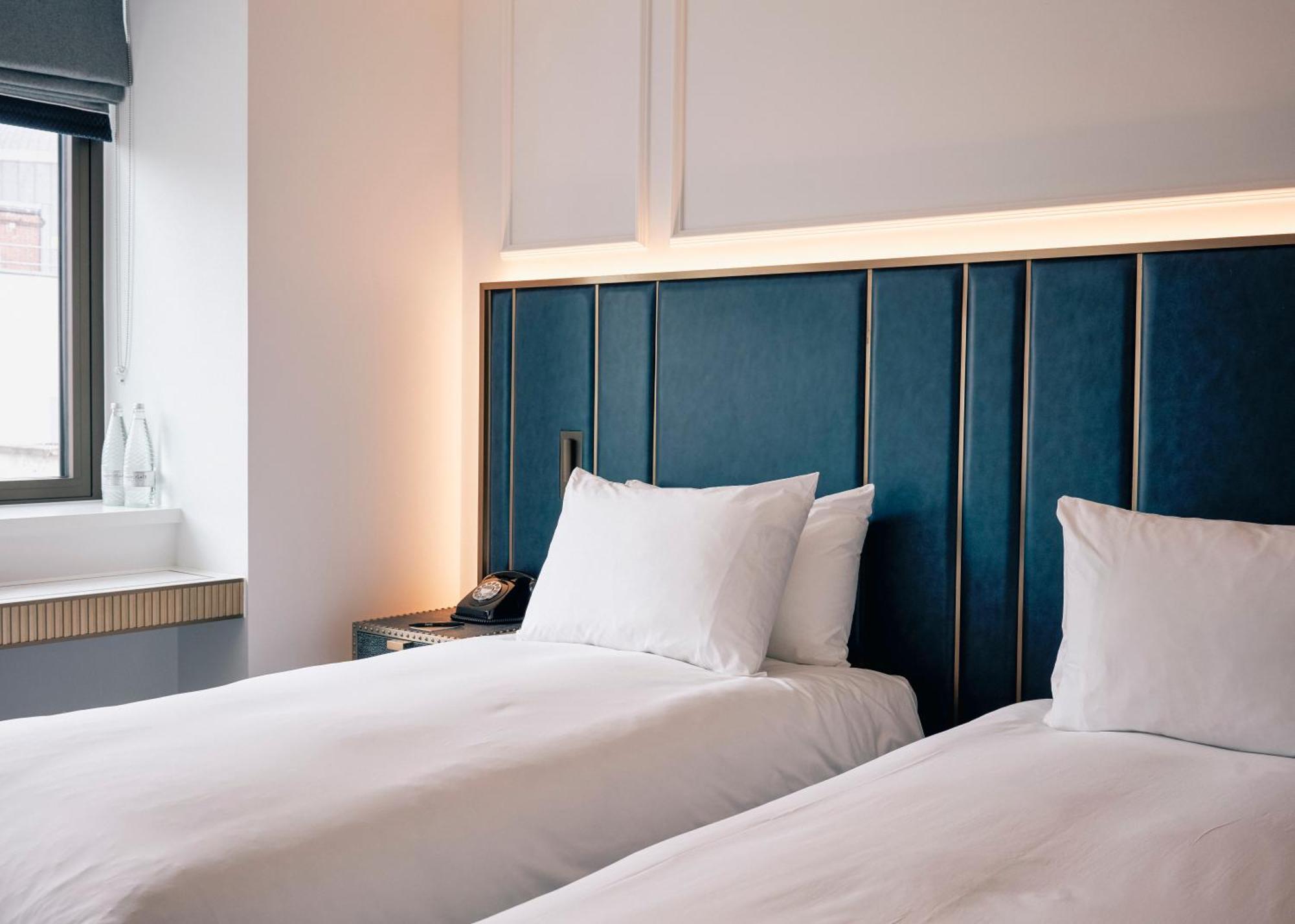 Page8, Page Hotel Londres