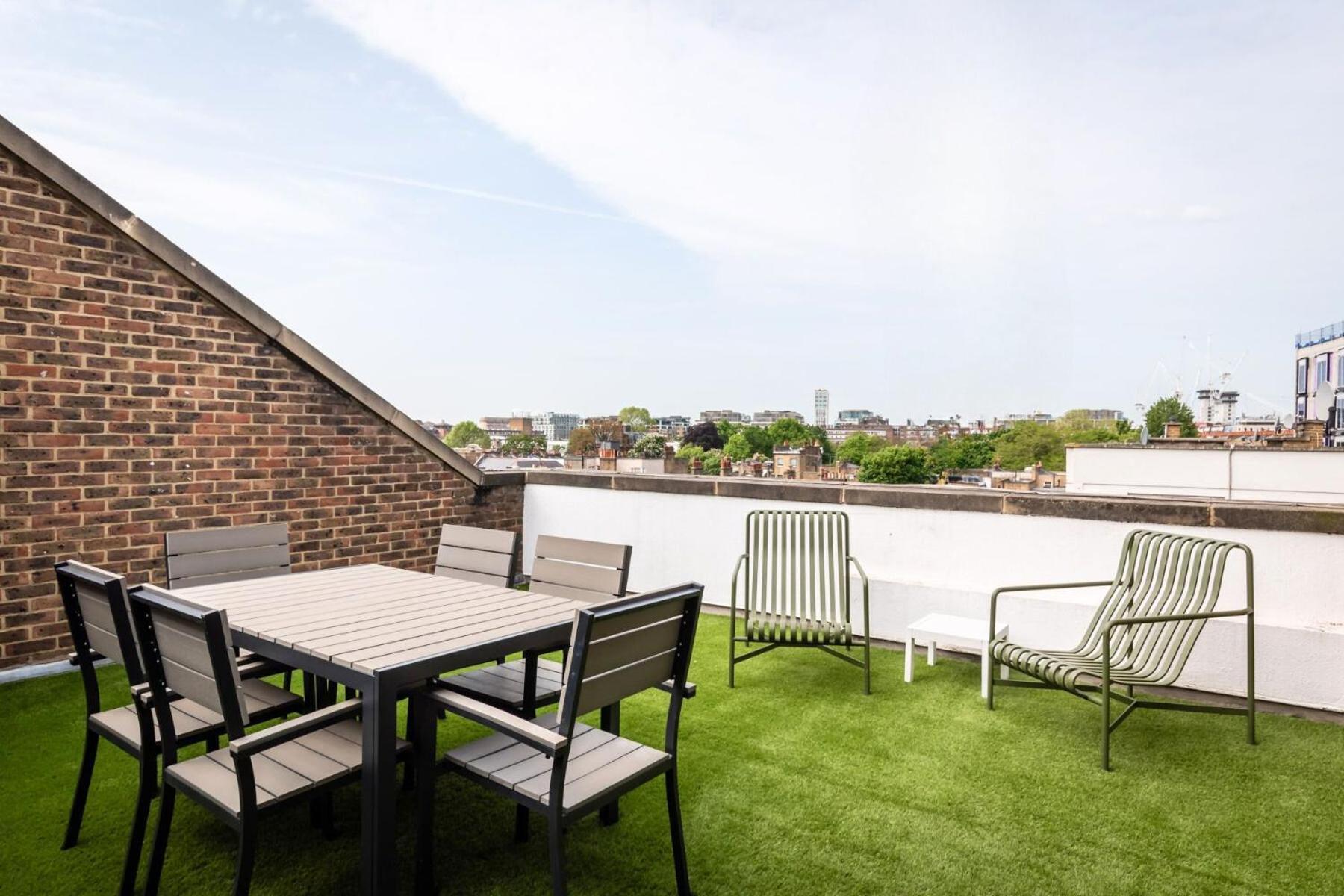 Monarch House - Serviced - Kensington Apartment London