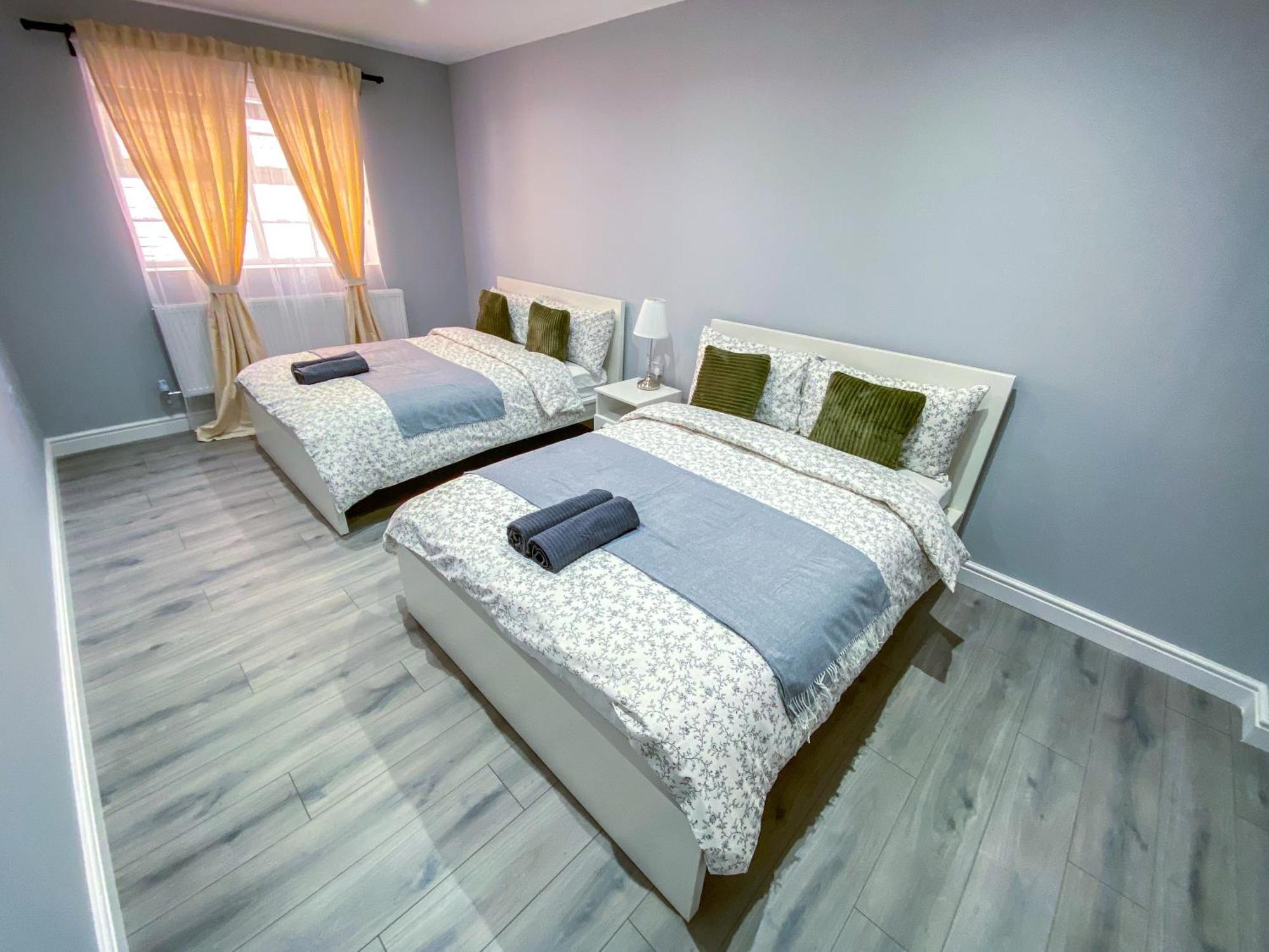 Apartment Modern 1-bedroom Flat, 5 Guest, - F2 *