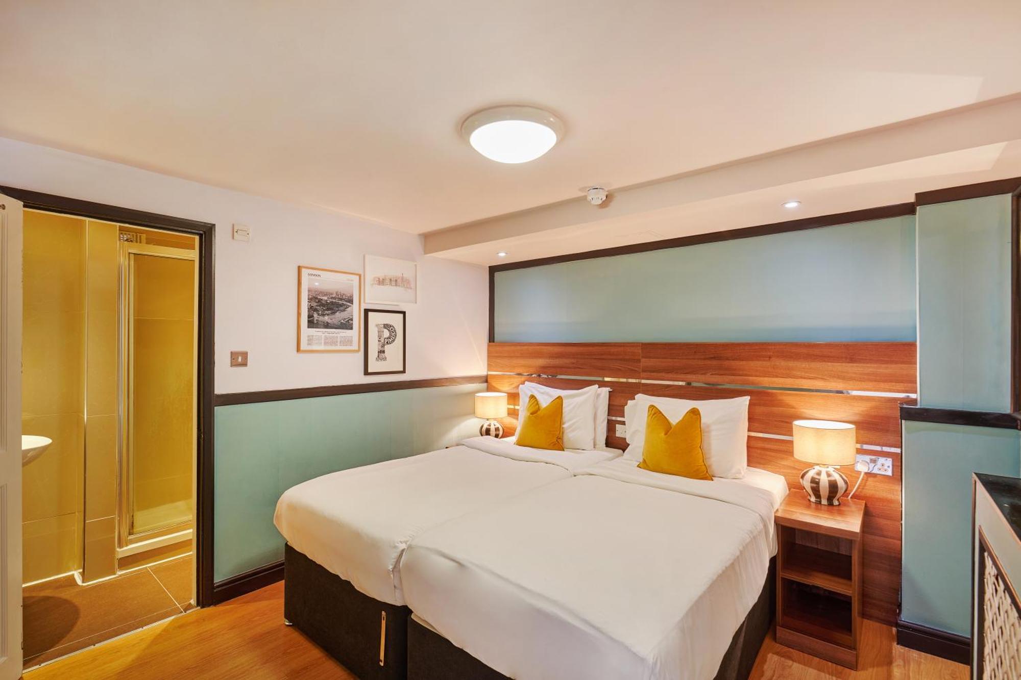 Huttons Hotel, Victoria London