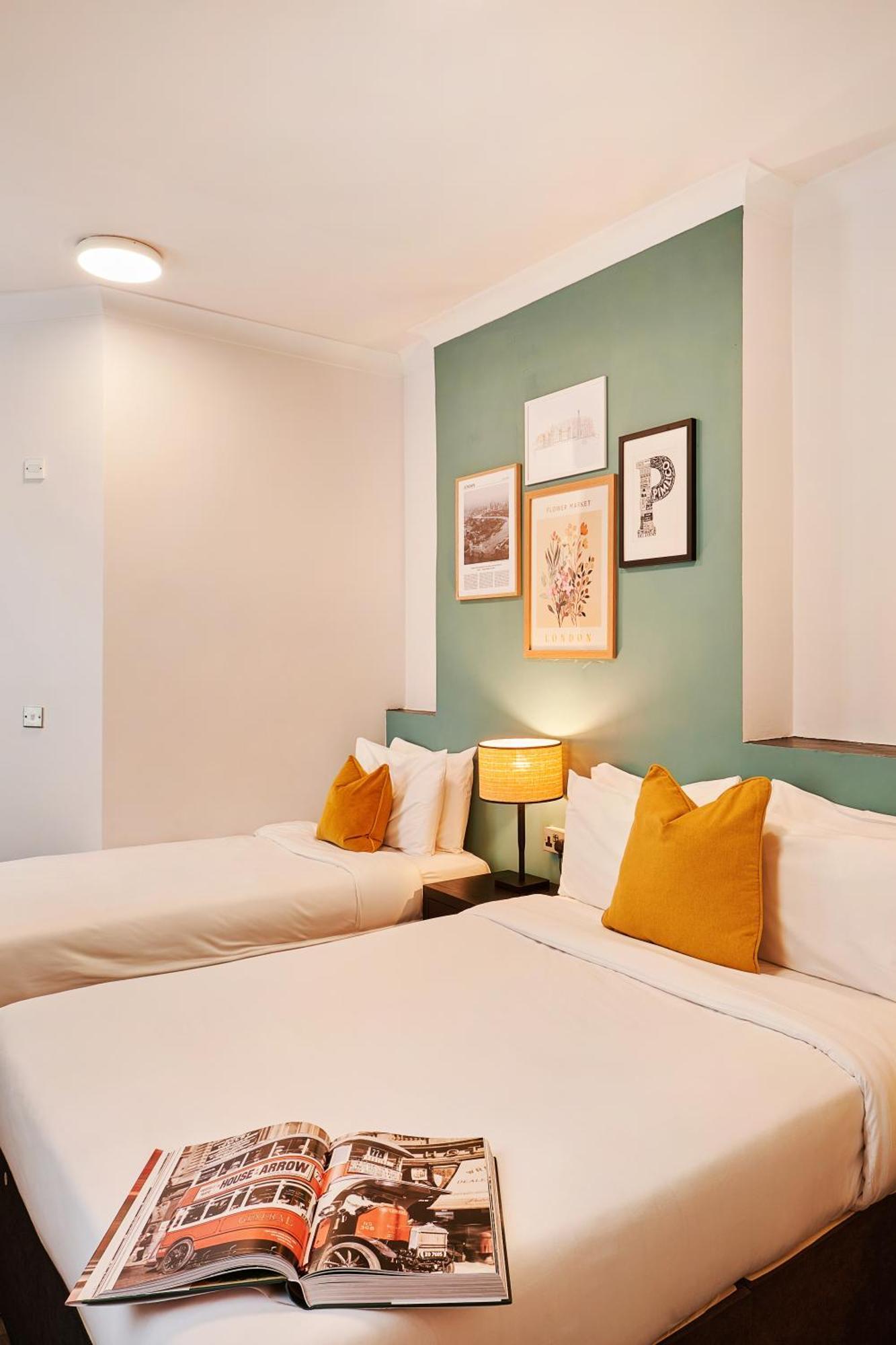 Hotel Huttons Hotel, Victoria London