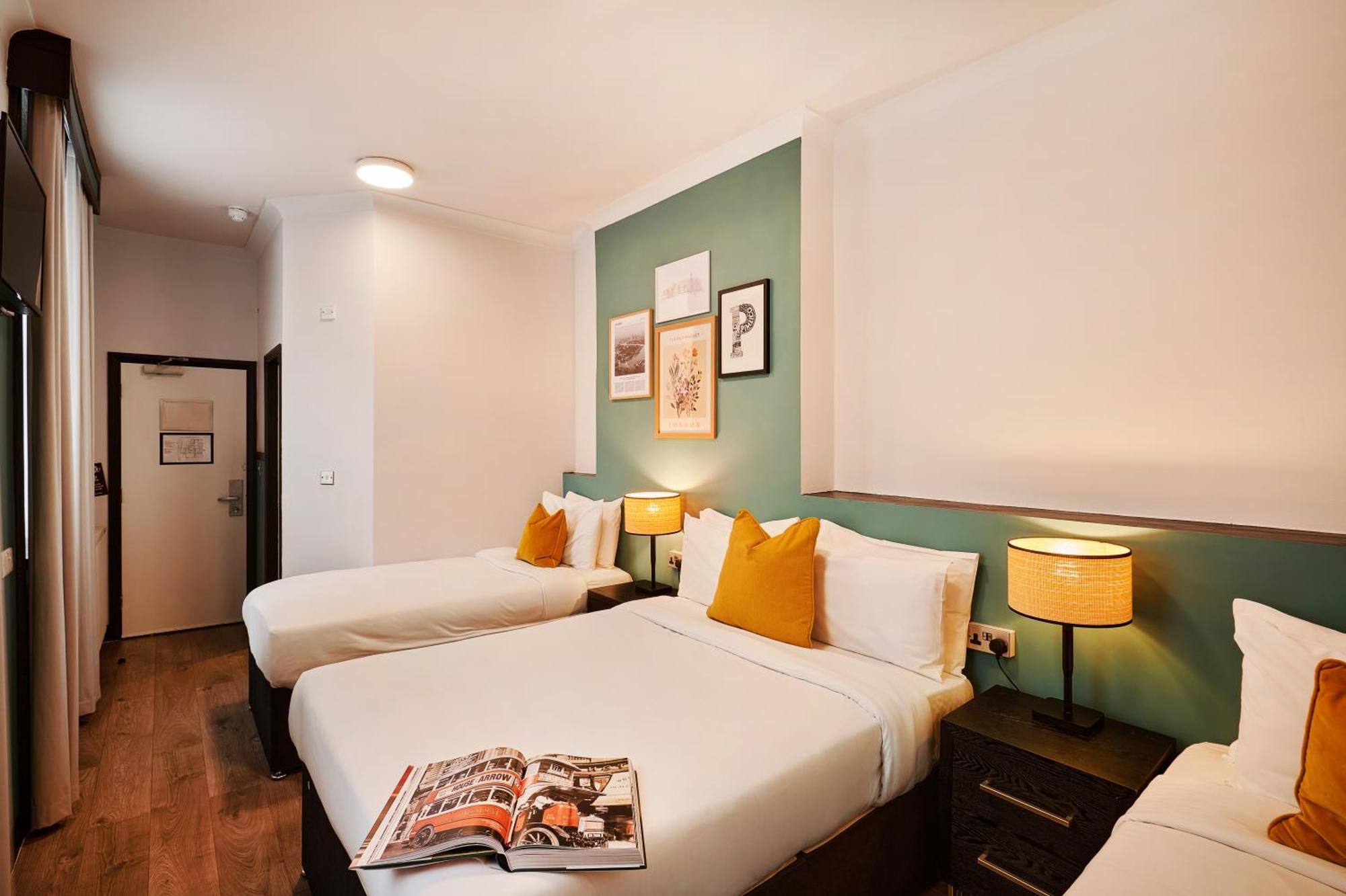 Huttons Hotel, Victoria Hotel London
