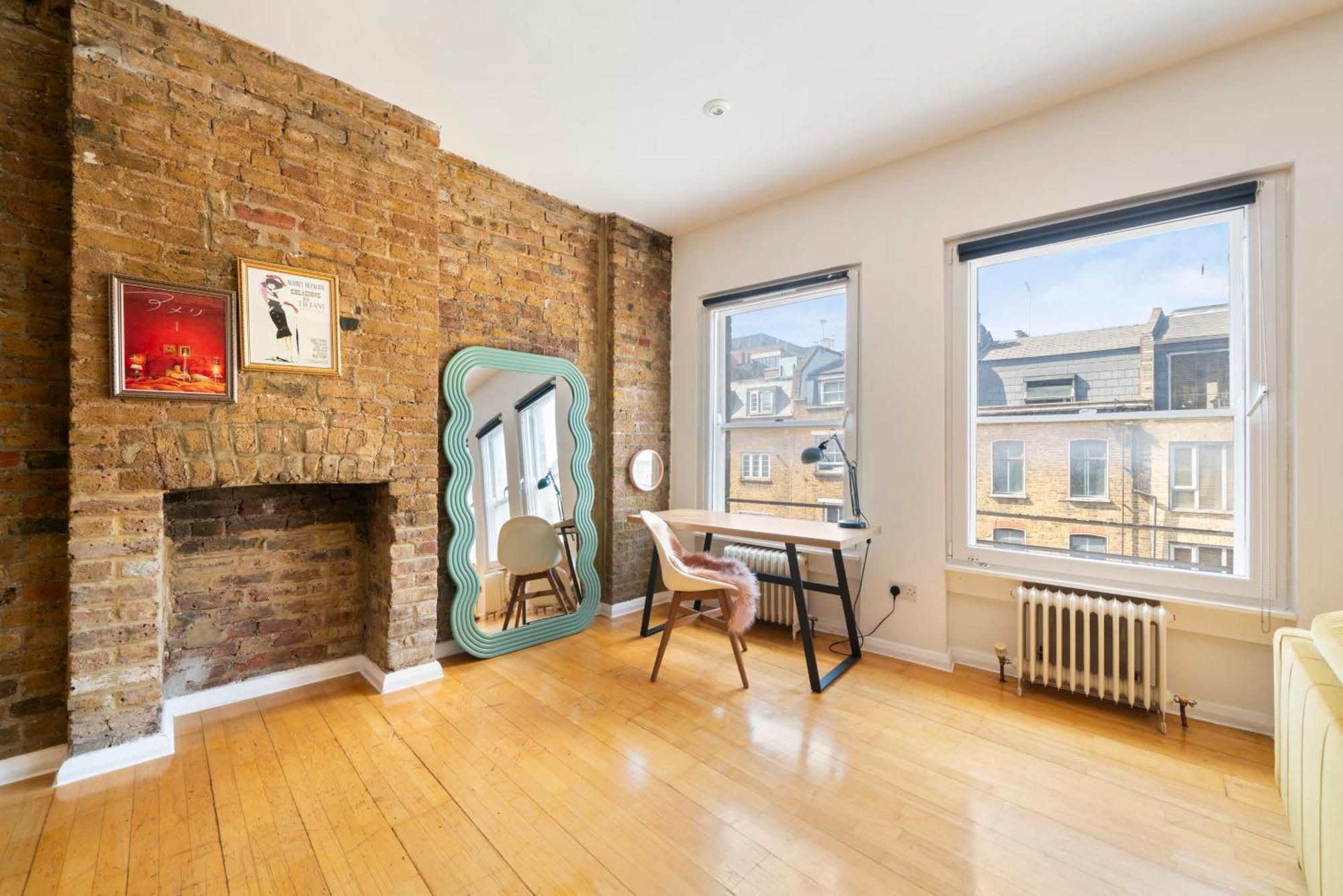 Unique Near Old Street Station Apartment