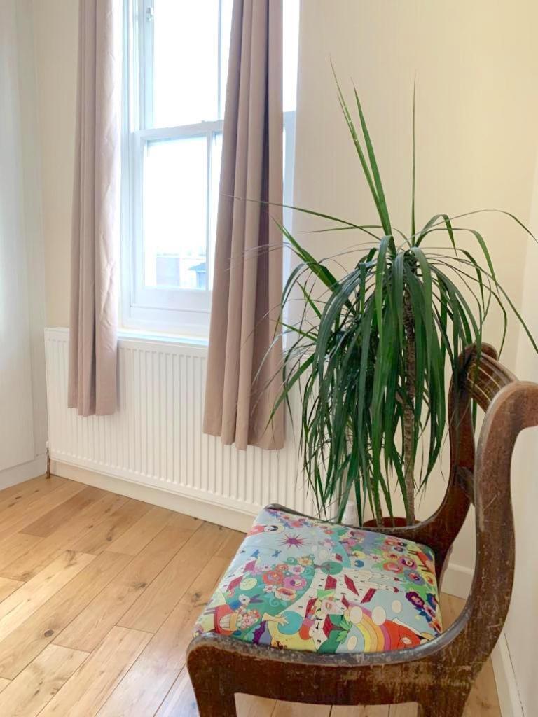 London's East End 2 Bedroom Apartment London