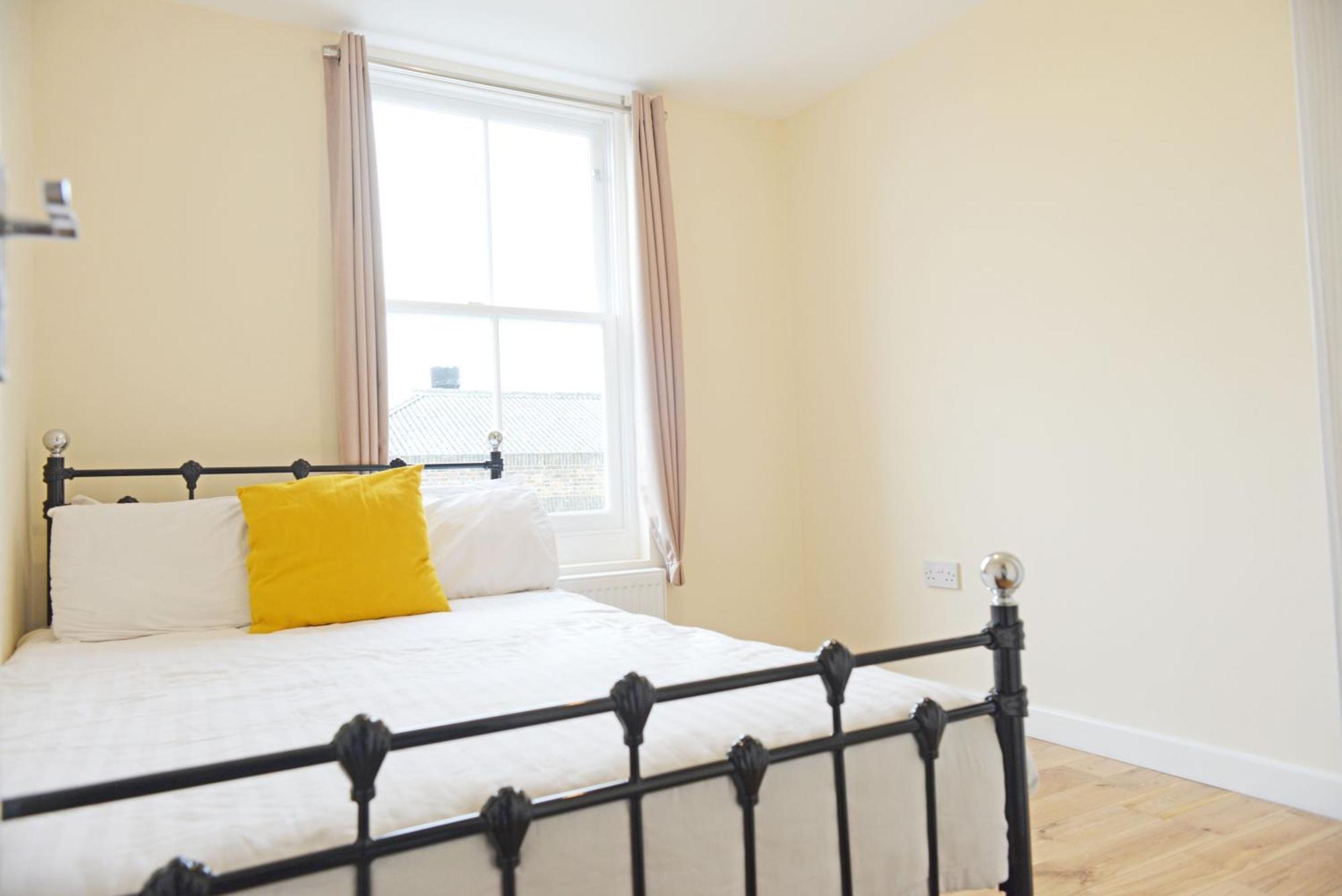 London's East End 2 Bedroom *