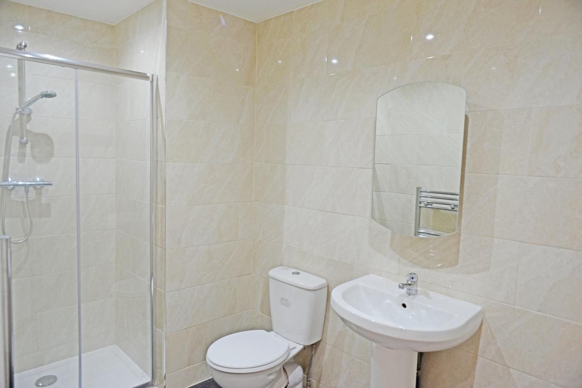 London's East End 2 Bedroom Apartment London