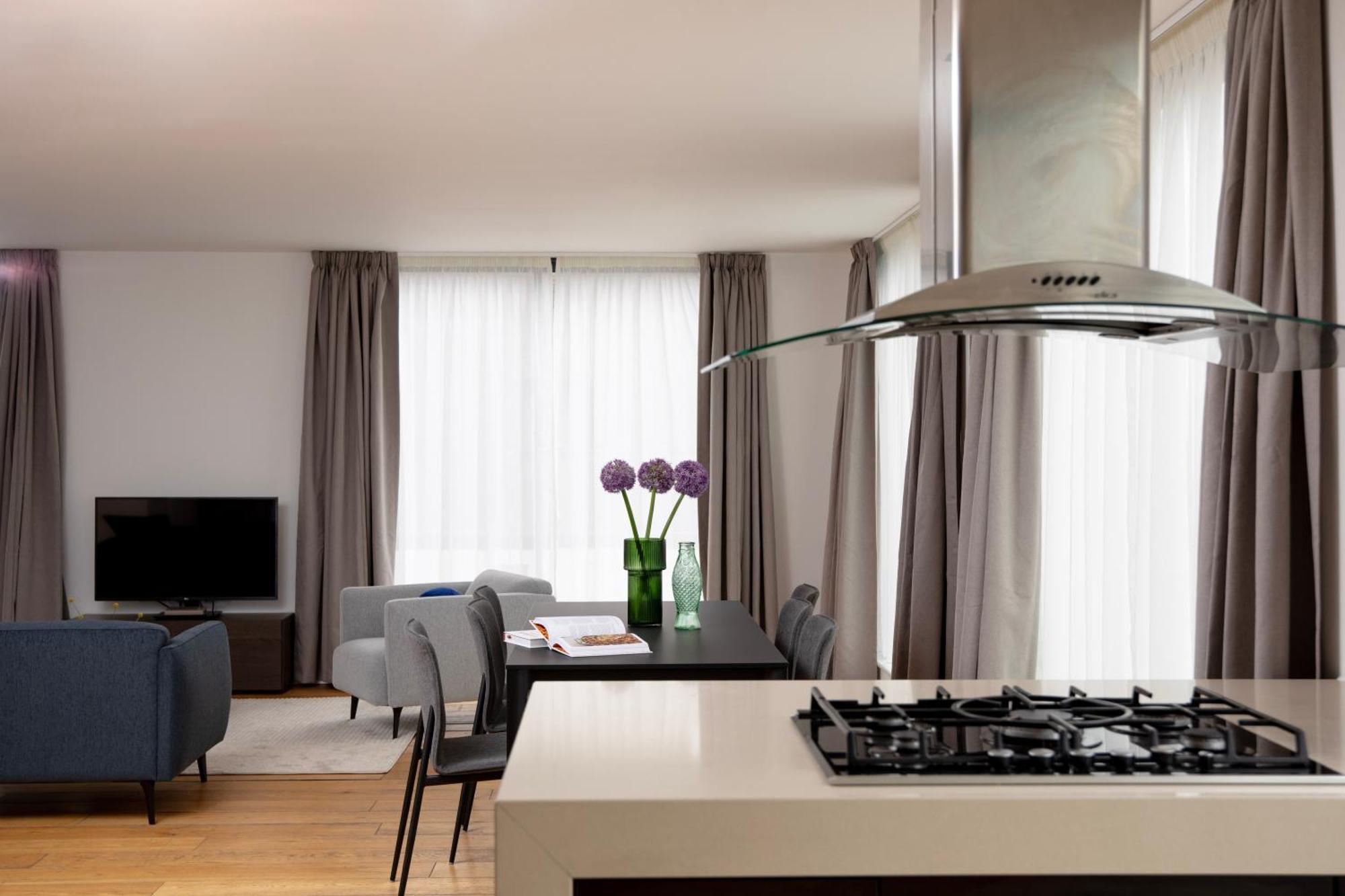 Apartment Bob W Tower Hill Residences London
