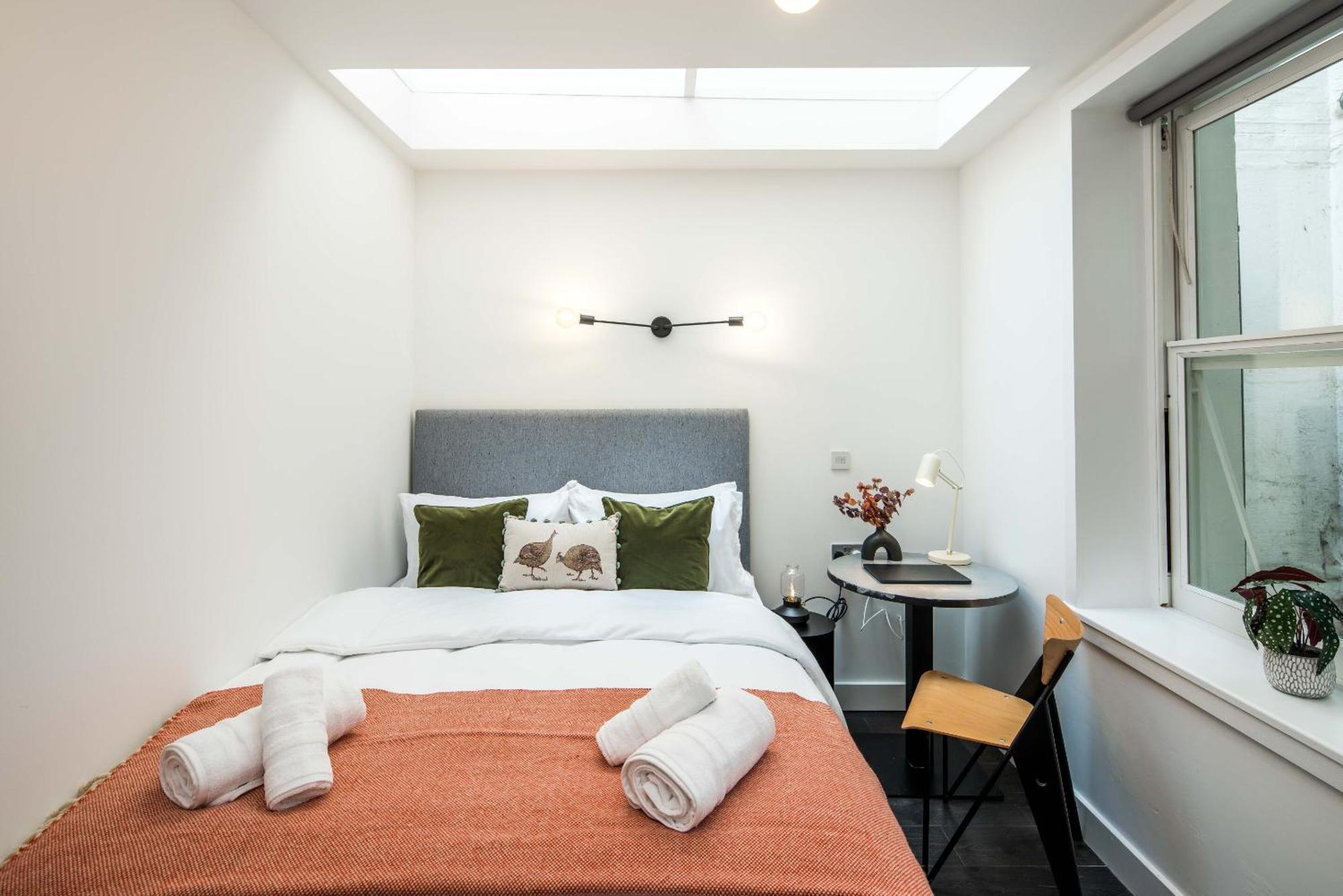 Notting Hill By Sleepy * London