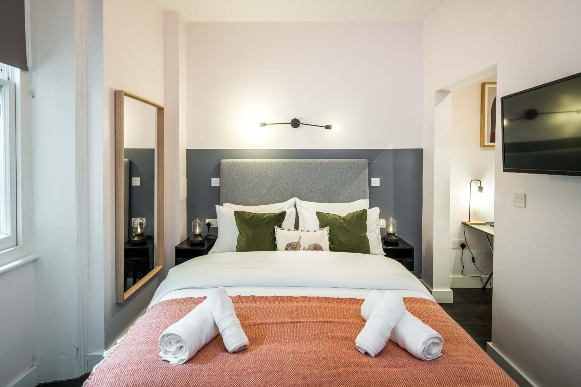 Notting Hill By Sleepy * London