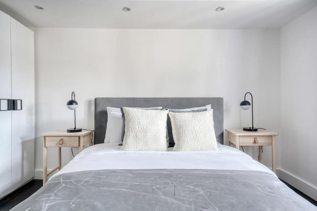 Amazing 2 Bedrooms Near Soho & Covent Garden Apartment London