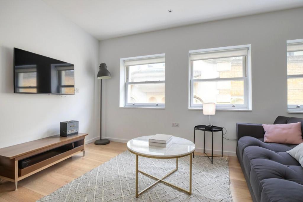 Amazing 2 Bedrooms Near Soho & Covent Garden