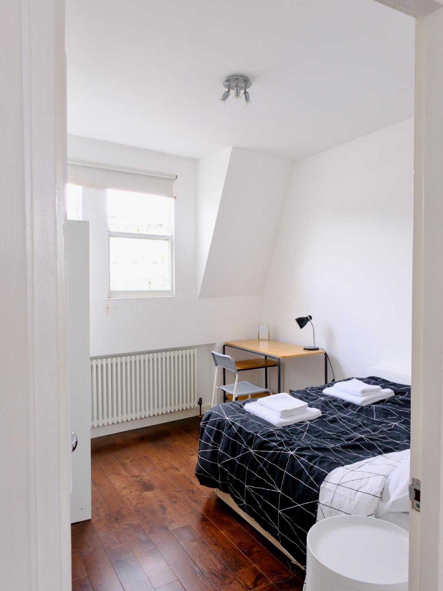 Chelsea Cosy 2 Bedroom Flat With Terrace