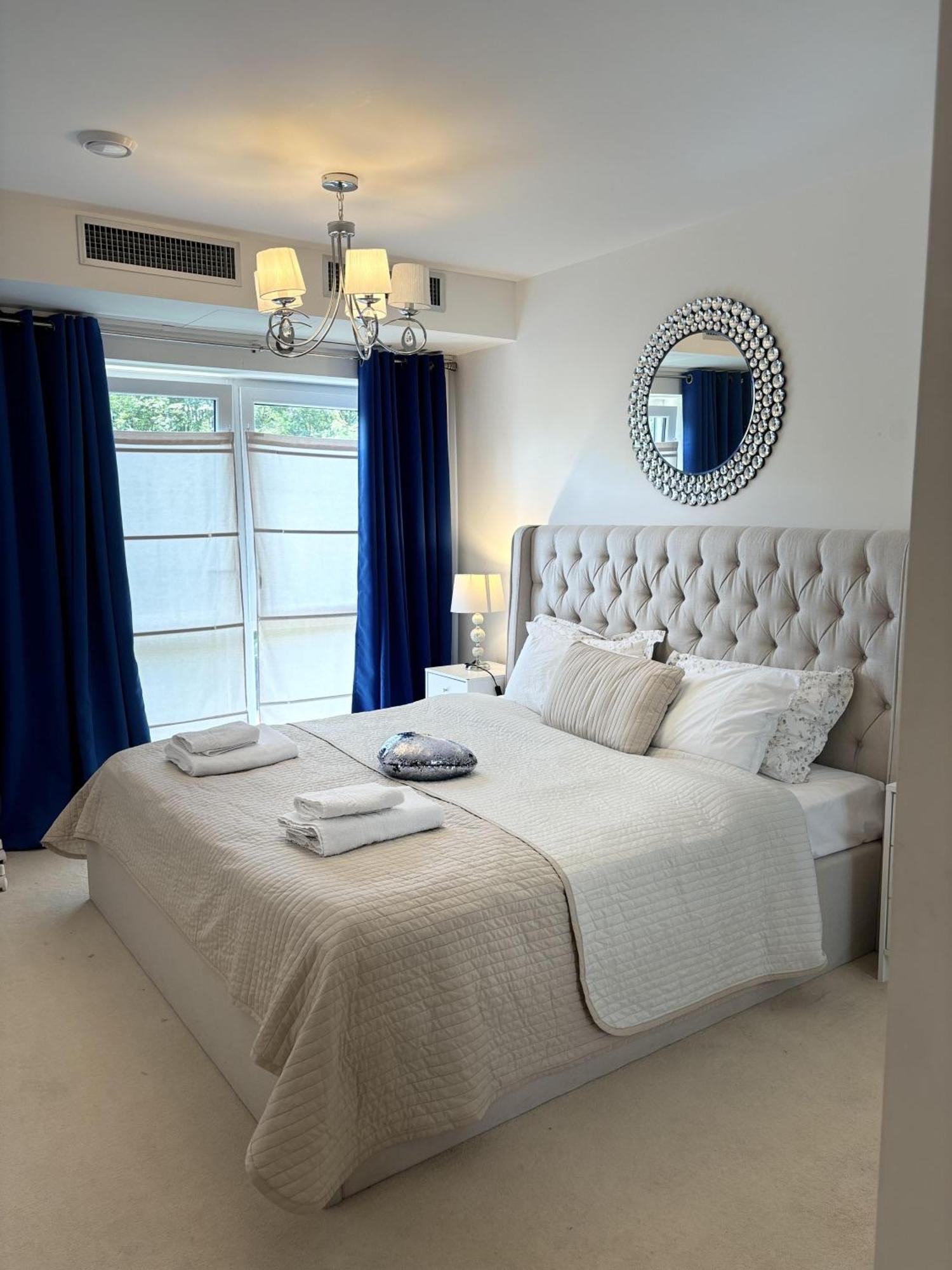 Captivating 2-bed In * London