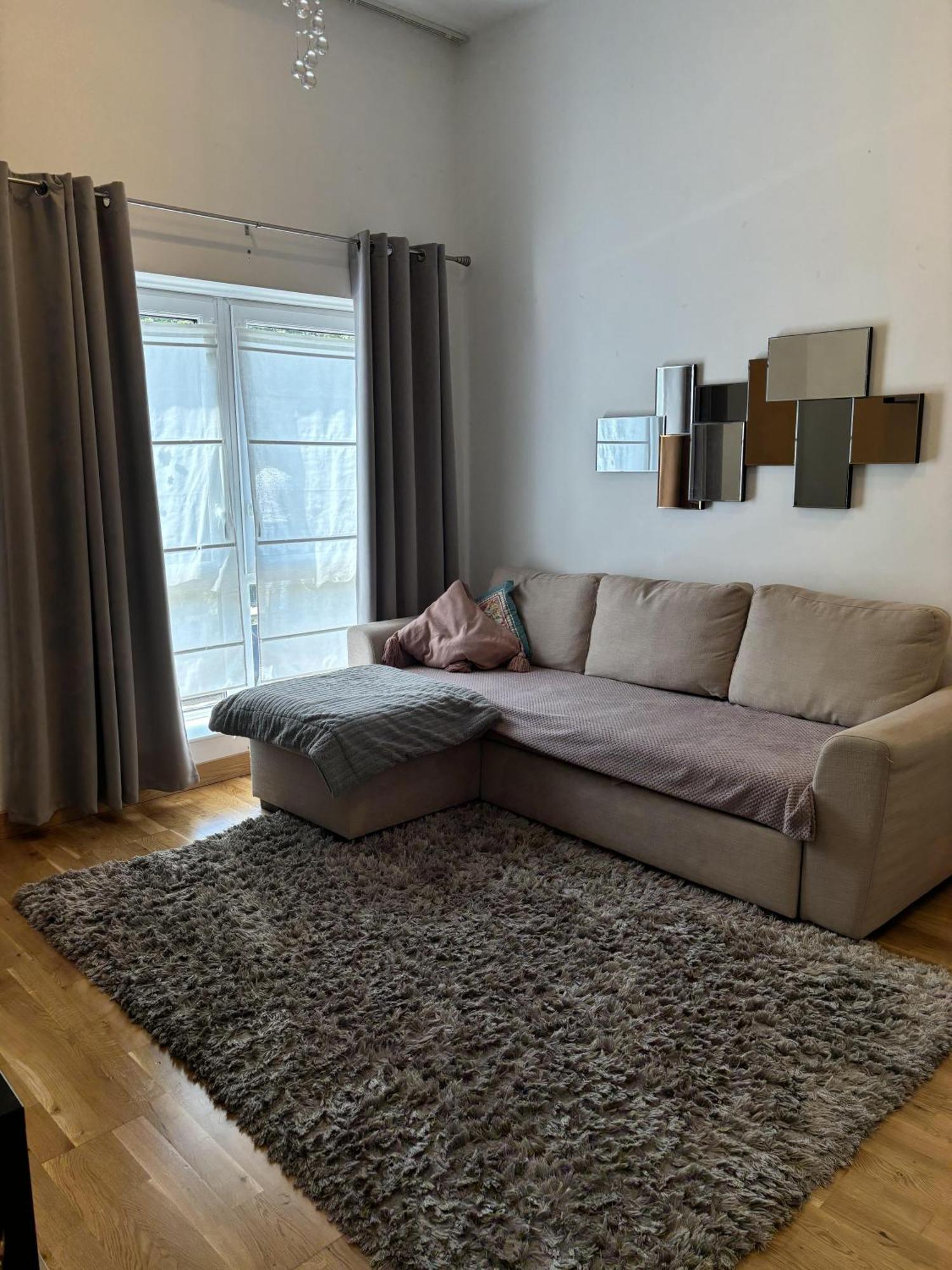 Captivating 2-bed In Apartment *
