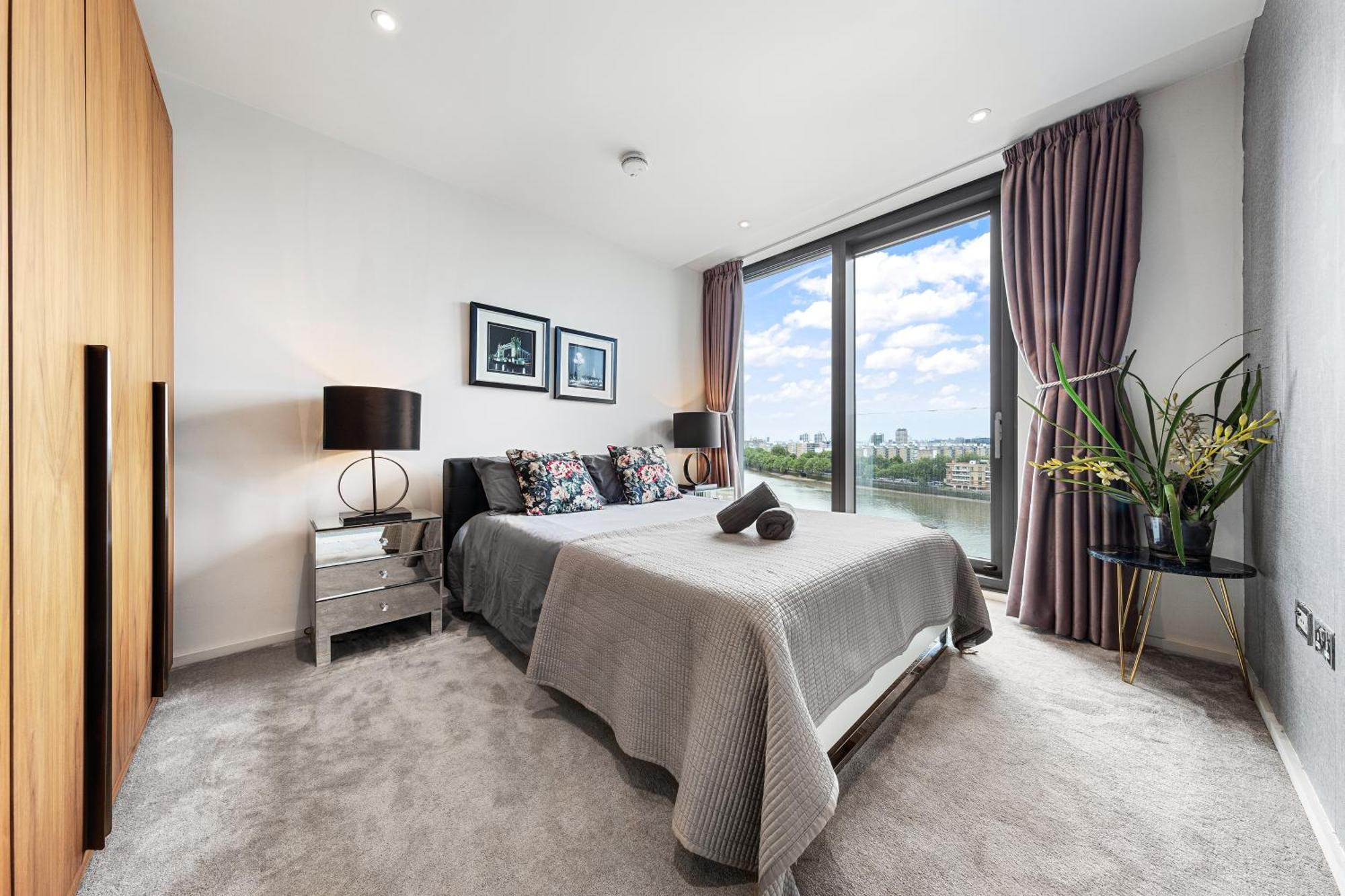 River Panorama 2 Bedroom New Development Aparthotel London