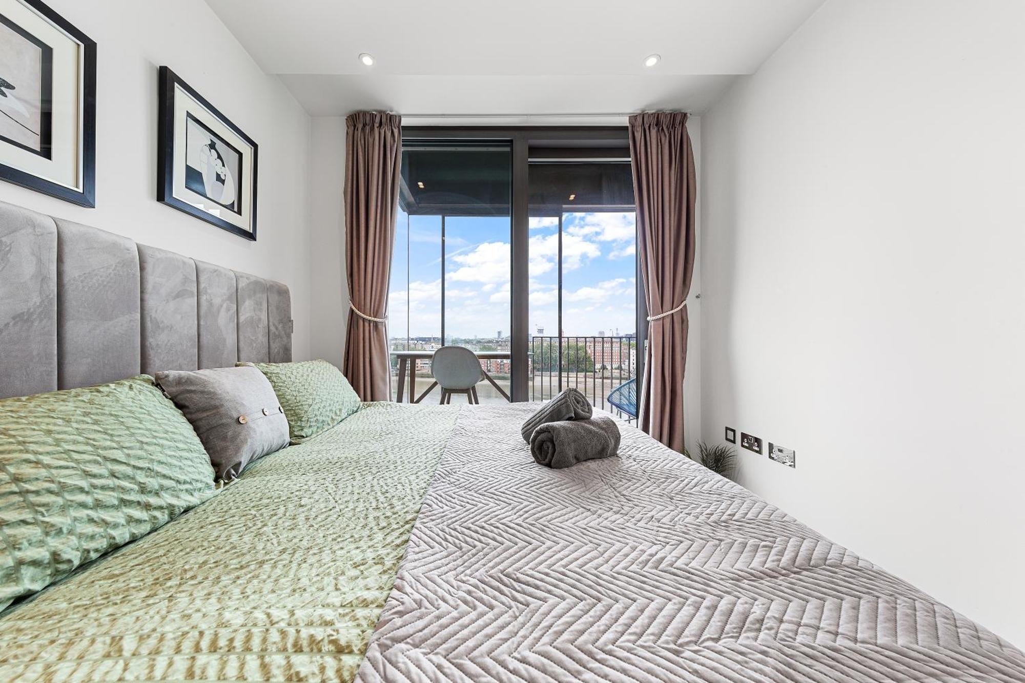 Aparthotel River Panorama 2 Bedroom New Development London