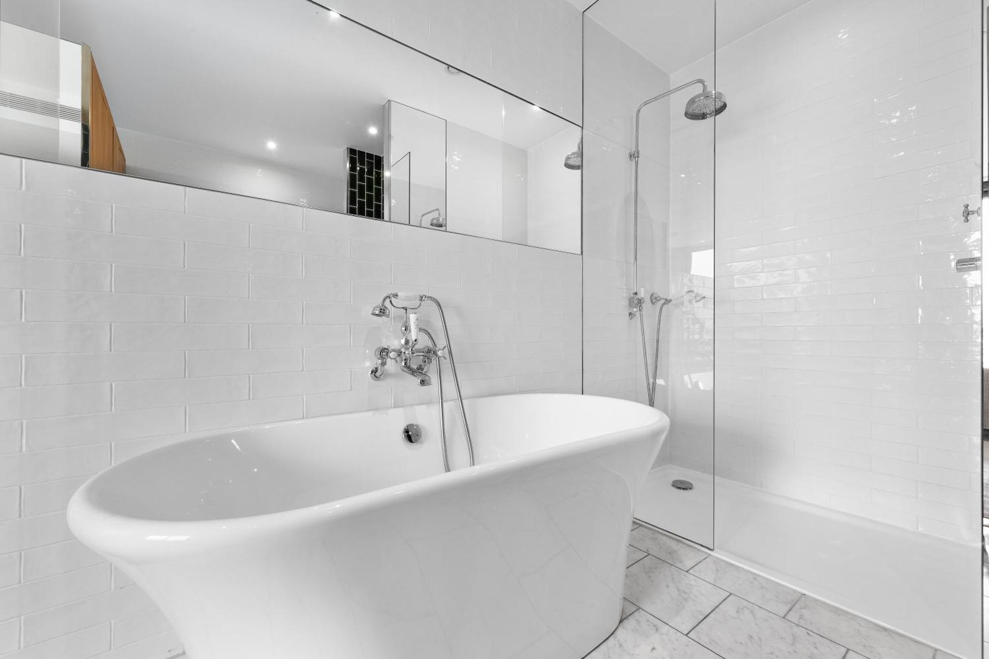 Aparthotel River Panorama 2 Bedroom New Development London