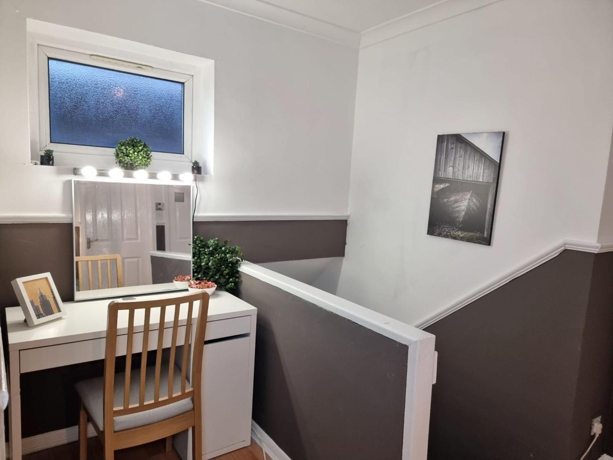 Casa de férias Heathrow Airport House *