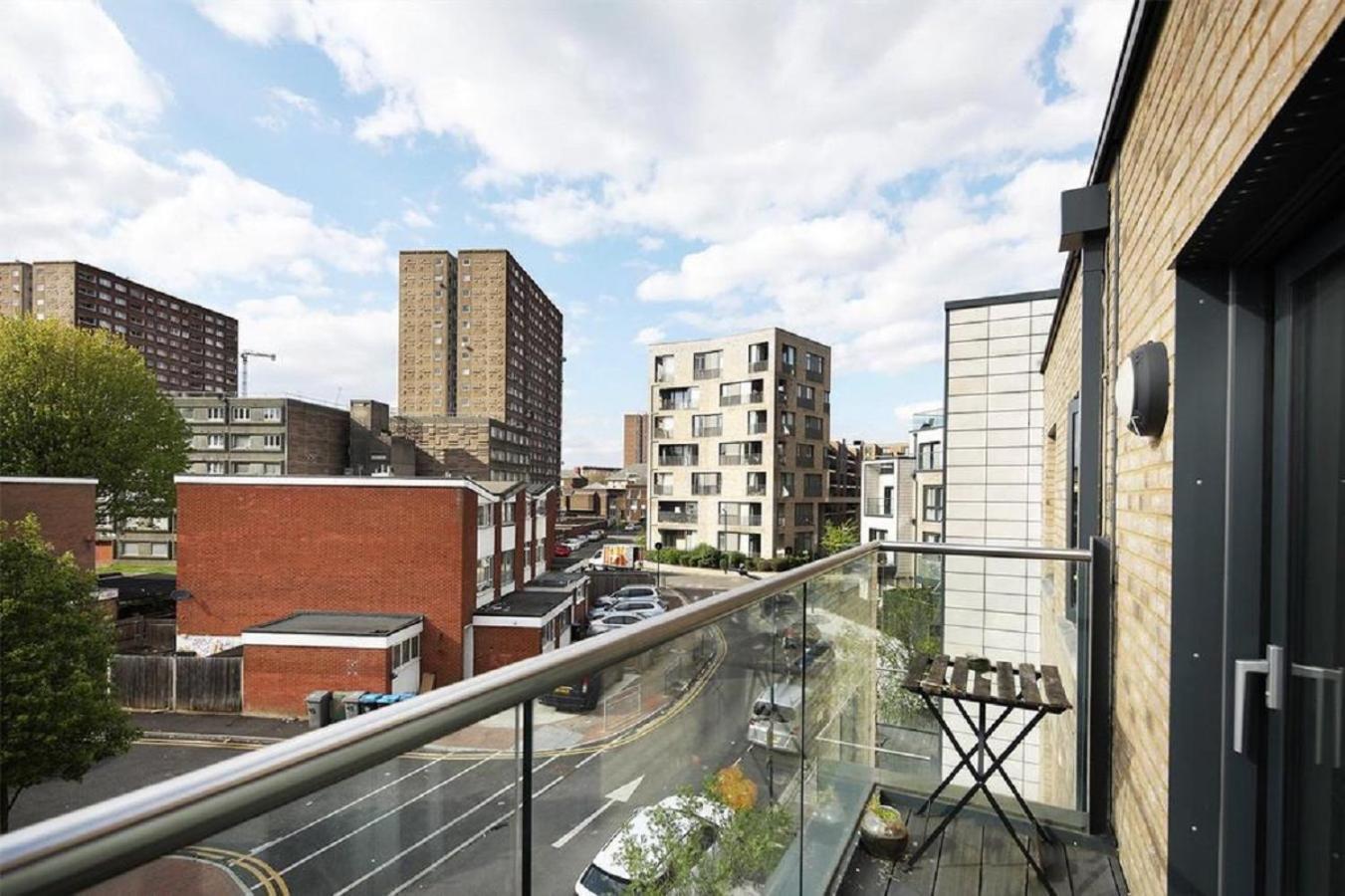 Apartment Exquisite One Bed With View And Near Tube London