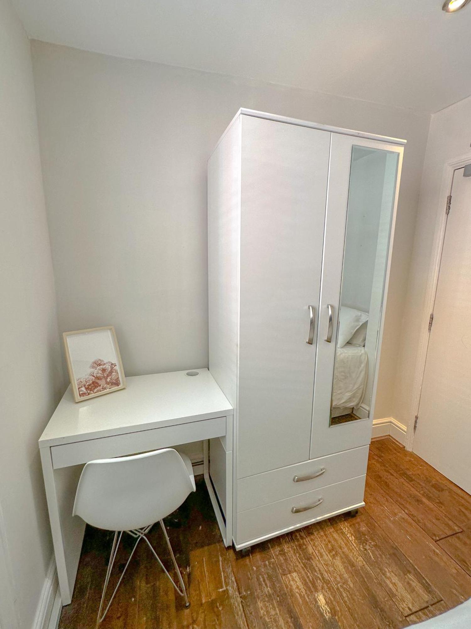 Bloomsbury Residences Apartment *