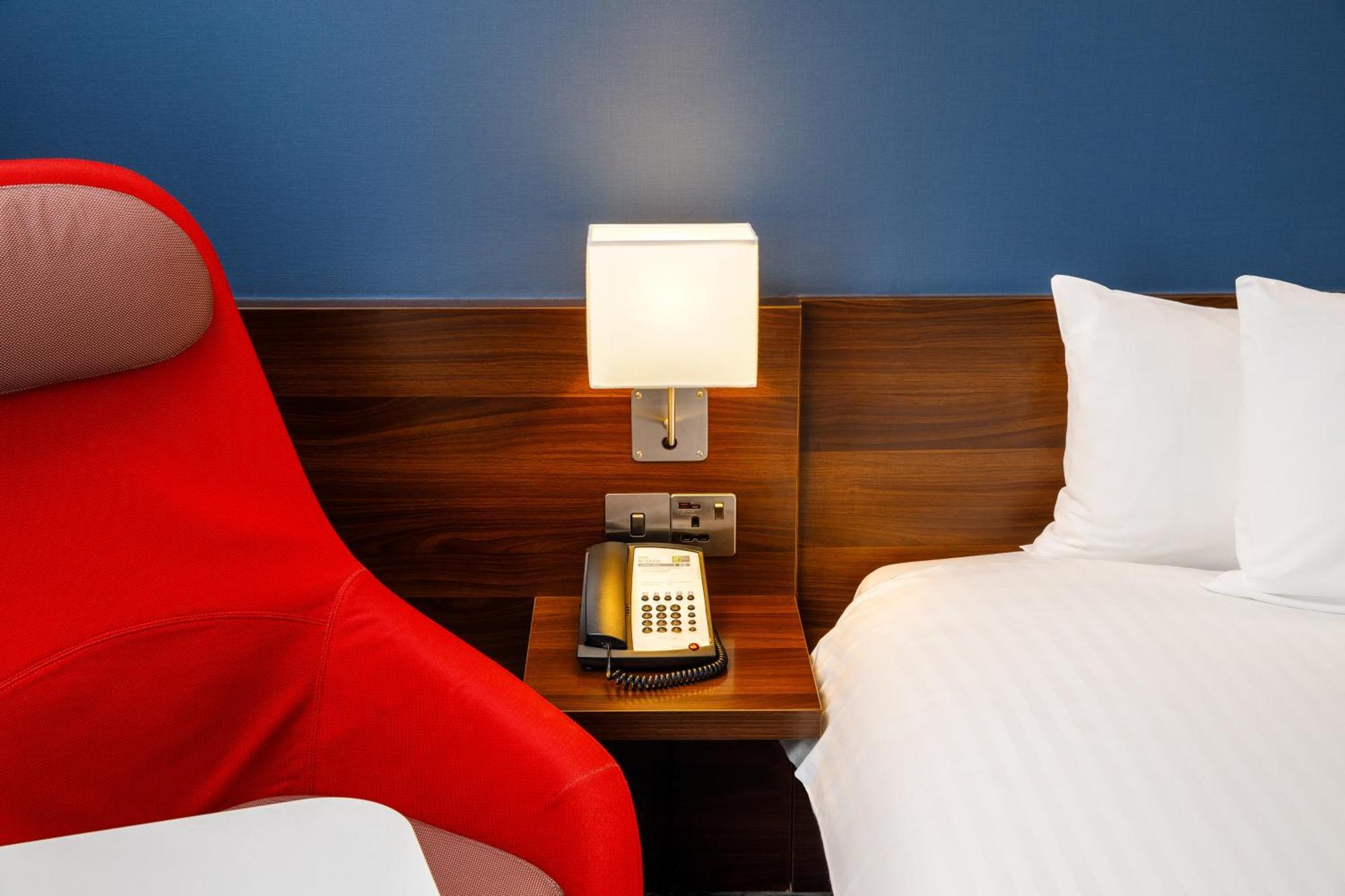 Express - Excel By Ihg London