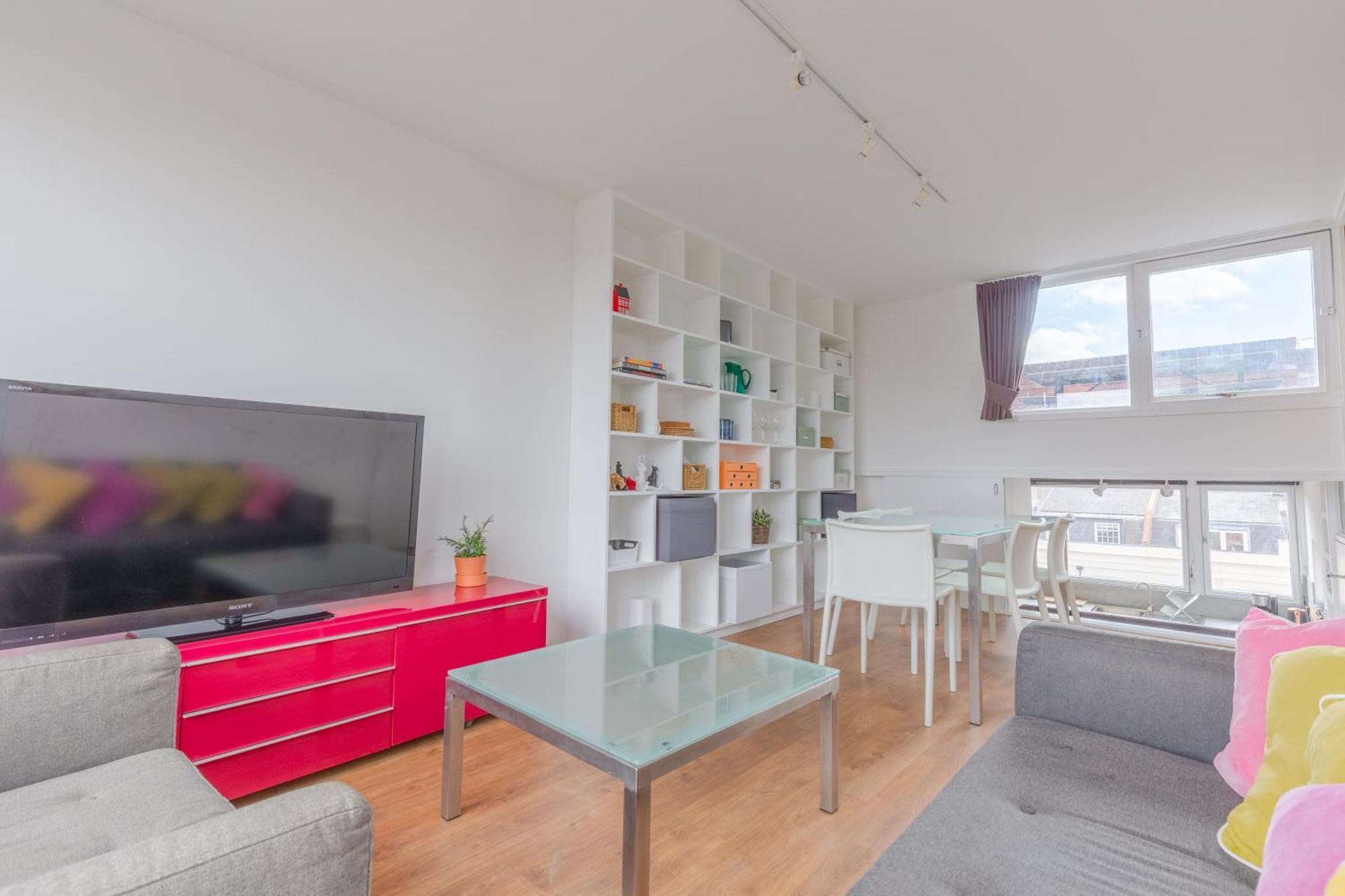Apartment Unique Spacious Central 3 Bedroom With Rooftop Terrace *